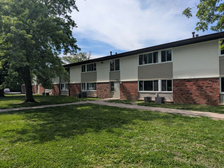 Kokomo Manor